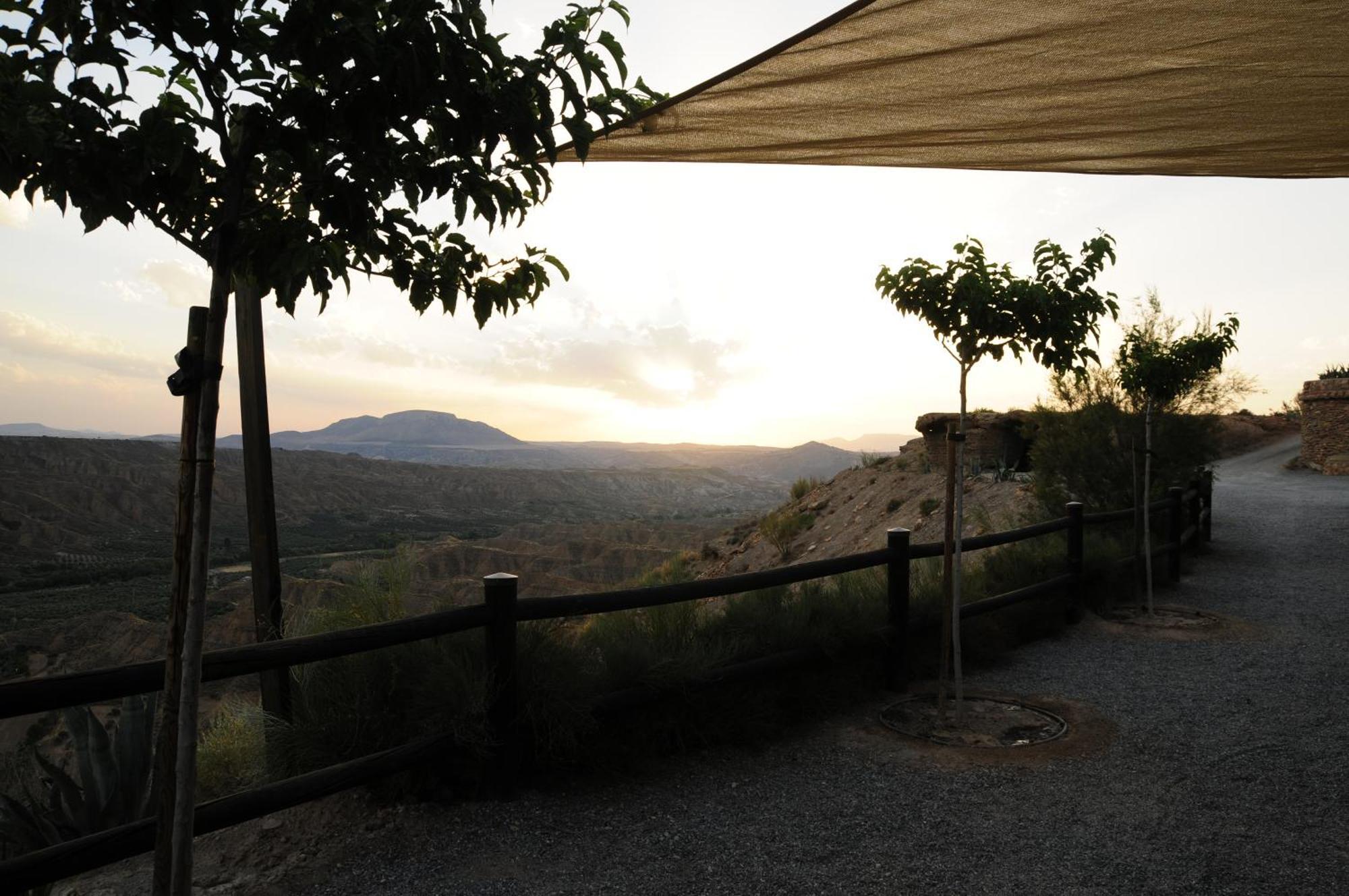 Gasthaus Cuevas El Torriblanco Gorafe Exterior foto