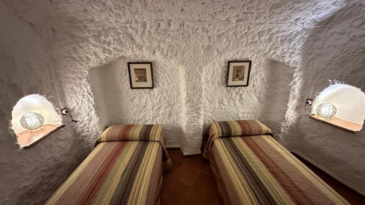 Gasthaus Cuevas El Torriblanco Gorafe Zimmer foto