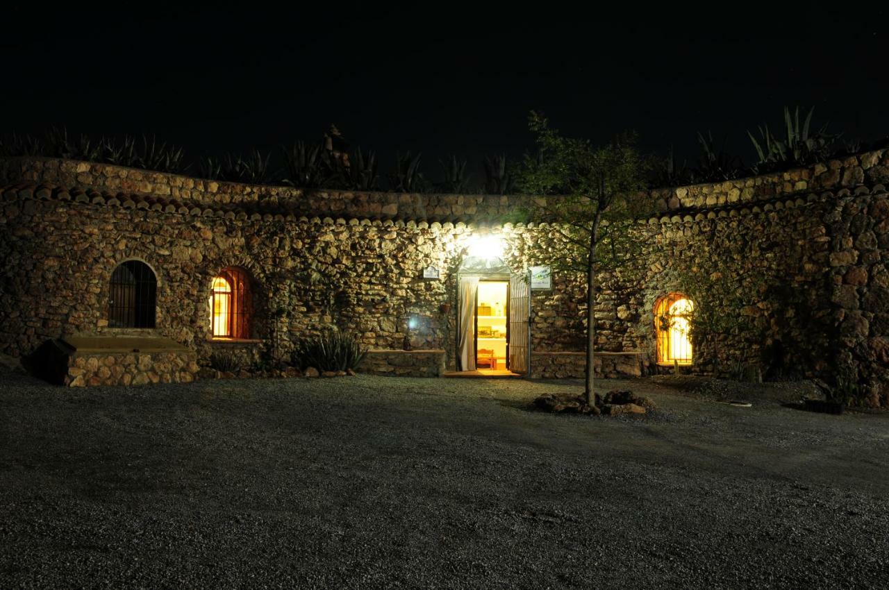 Gasthaus Cuevas El Torriblanco Gorafe Exterior foto